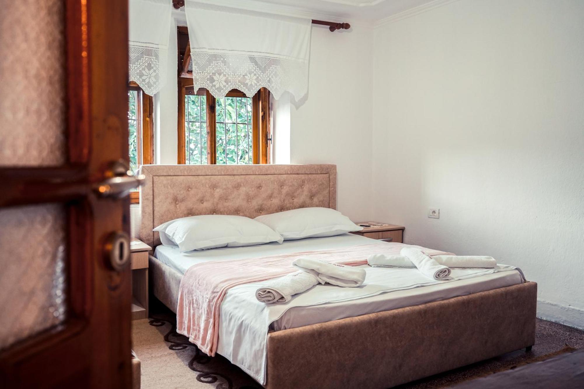 Guesthouse Arber Gjirokaster Exterior photo