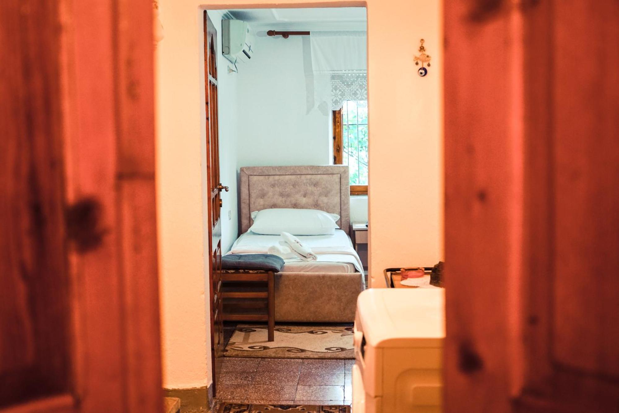 Guesthouse Arber Gjirokaster Exterior photo