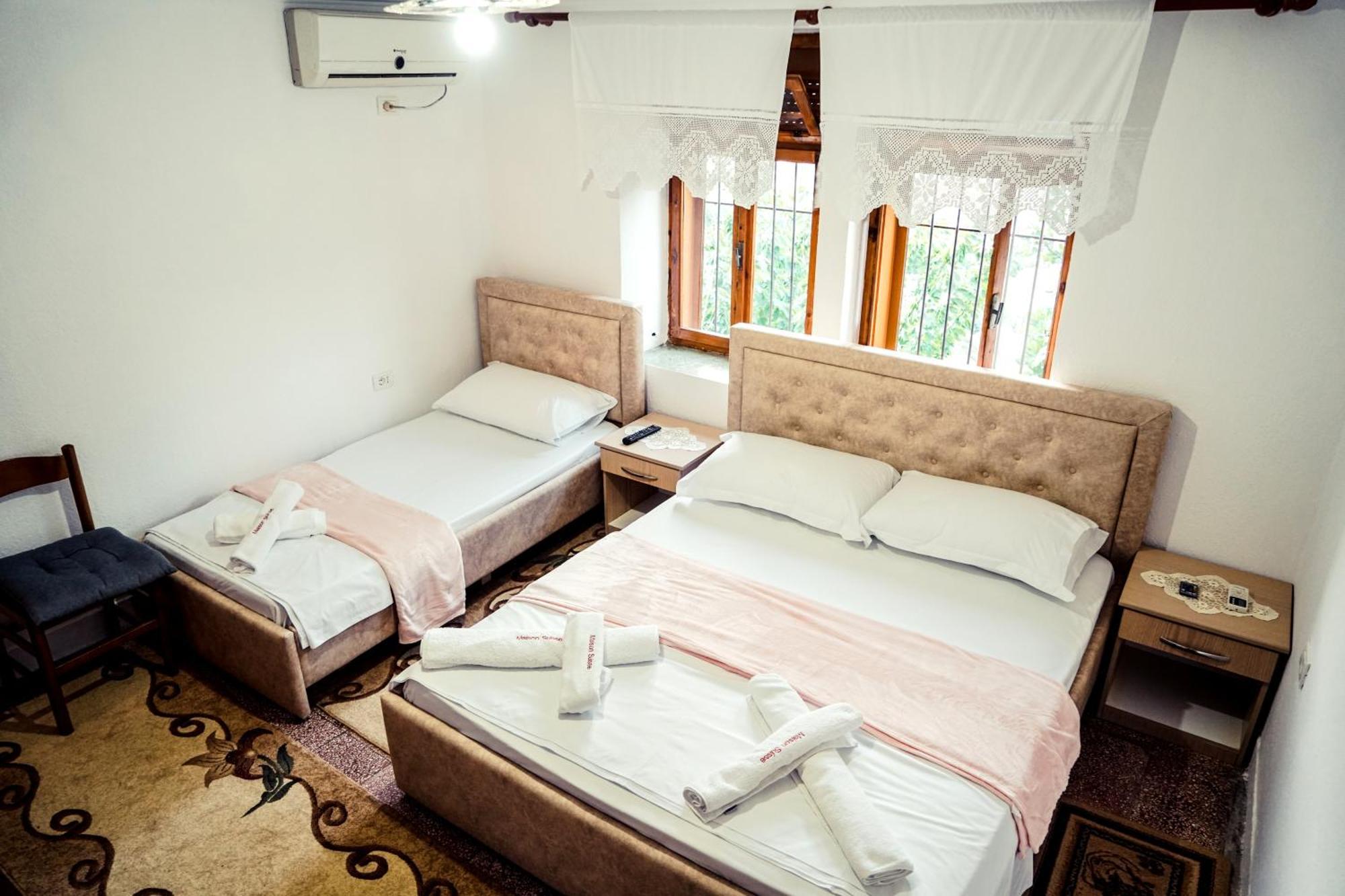 Guesthouse Arber Gjirokaster Exterior photo